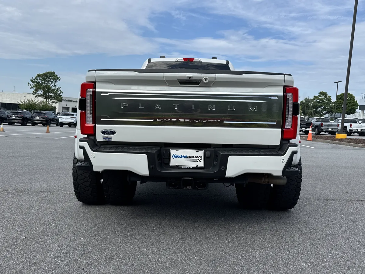 2024 Ford Super Duty F-350 DRW Platinum thumbnail 10