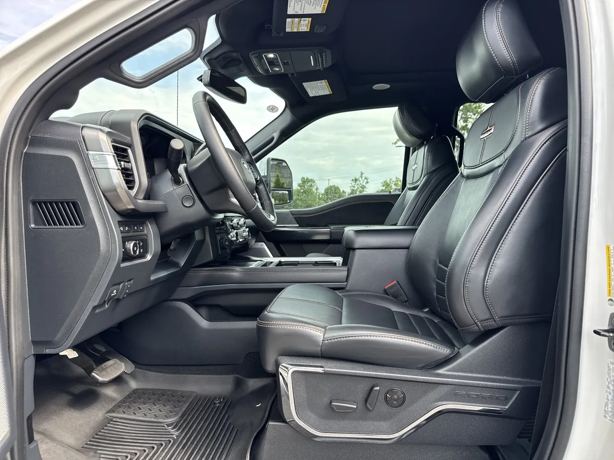 2024 Ford Super Duty F-350 DRW Platinum thumbnail 19