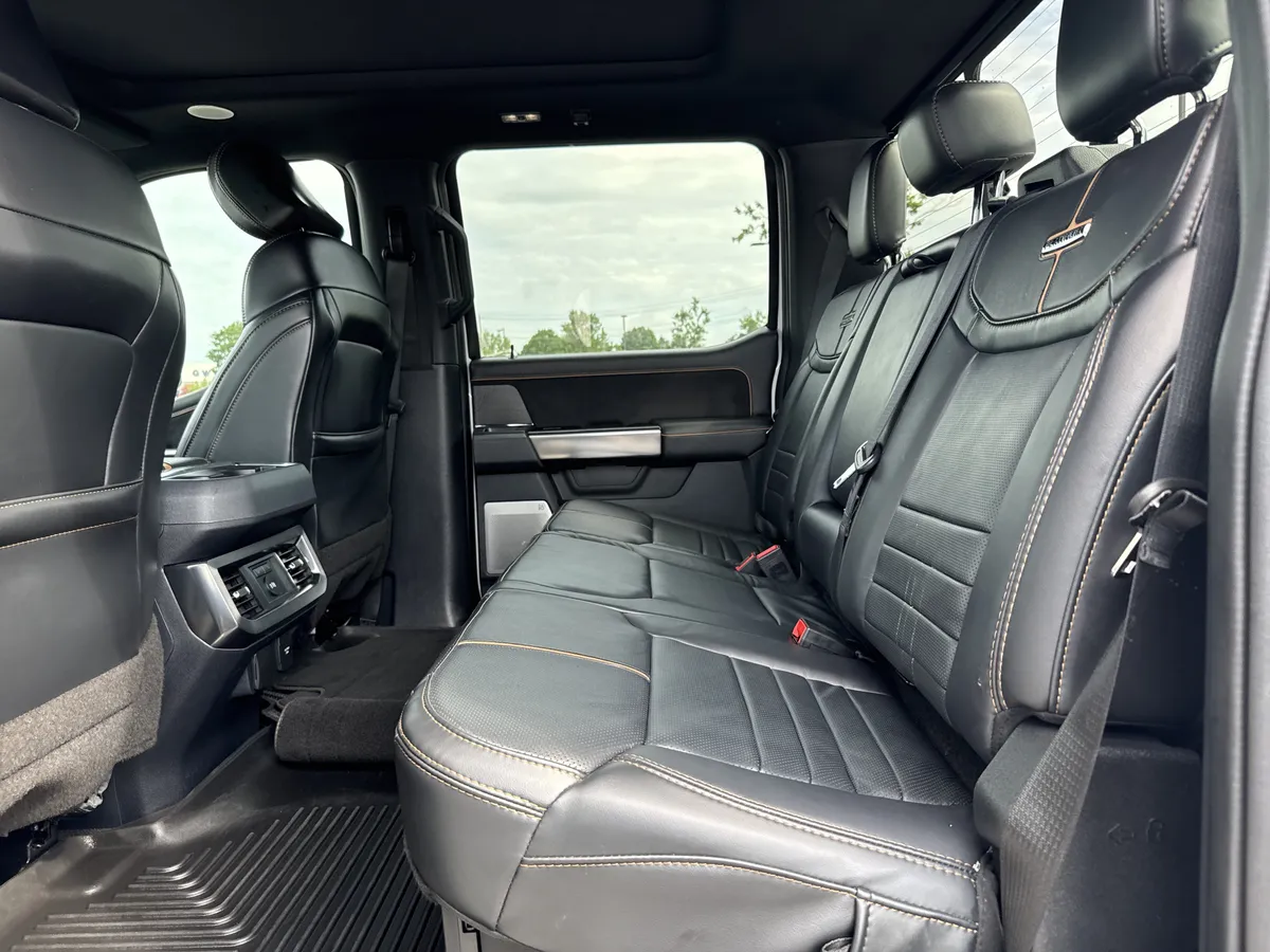 2024 Ford Super Duty F-350 DRW Platinum thumbnail 31