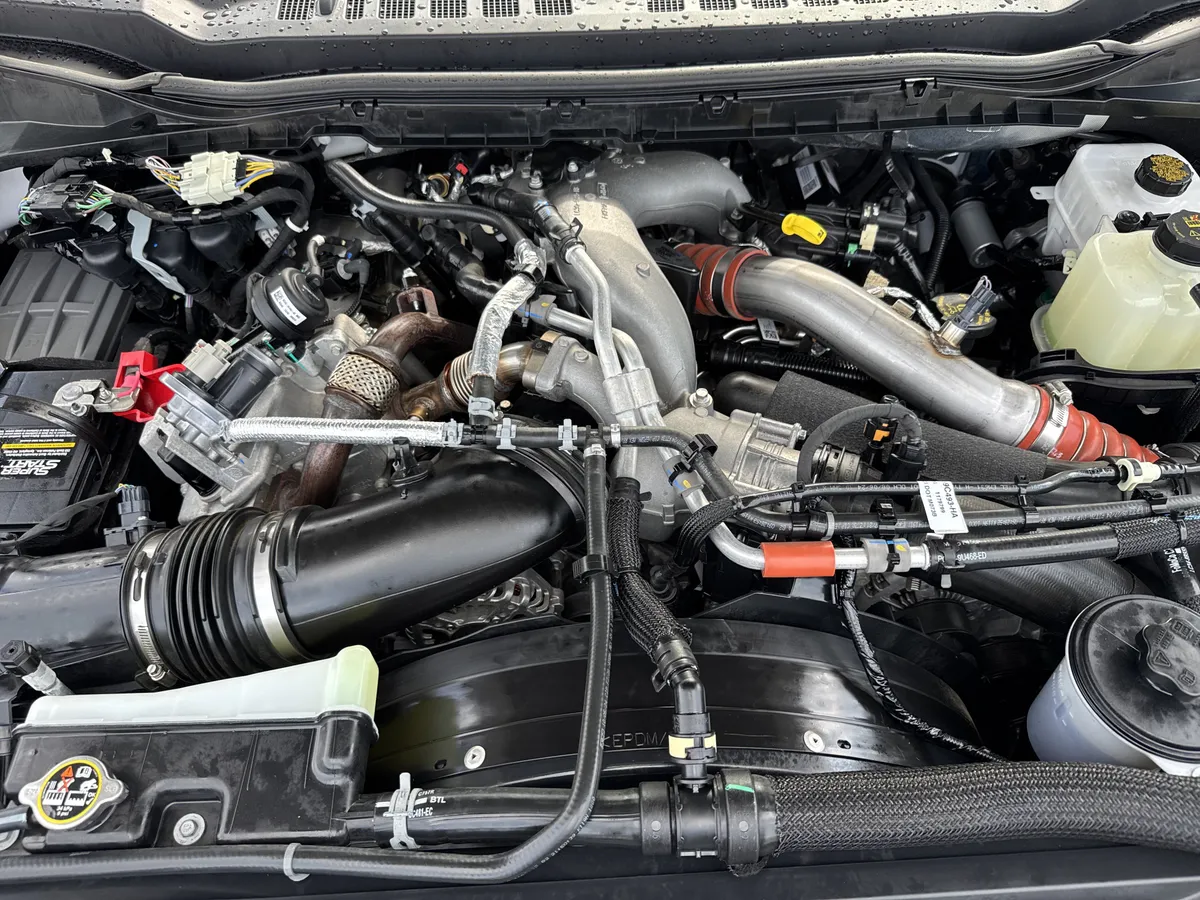 2024 Ford Super Duty F-350 DRW Platinum thumbnail 33