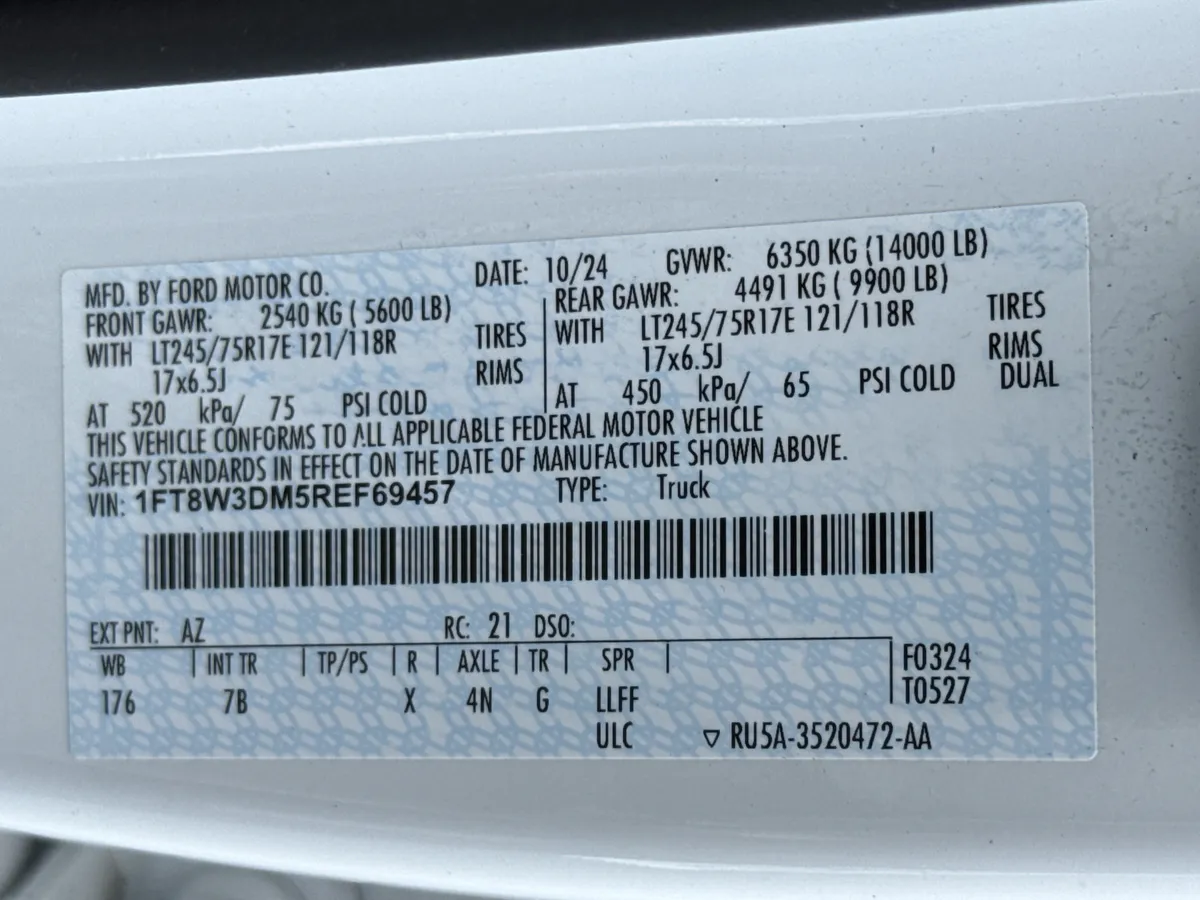 2024 Ford Super Duty F-350 DRW Platinum thumbnail 36