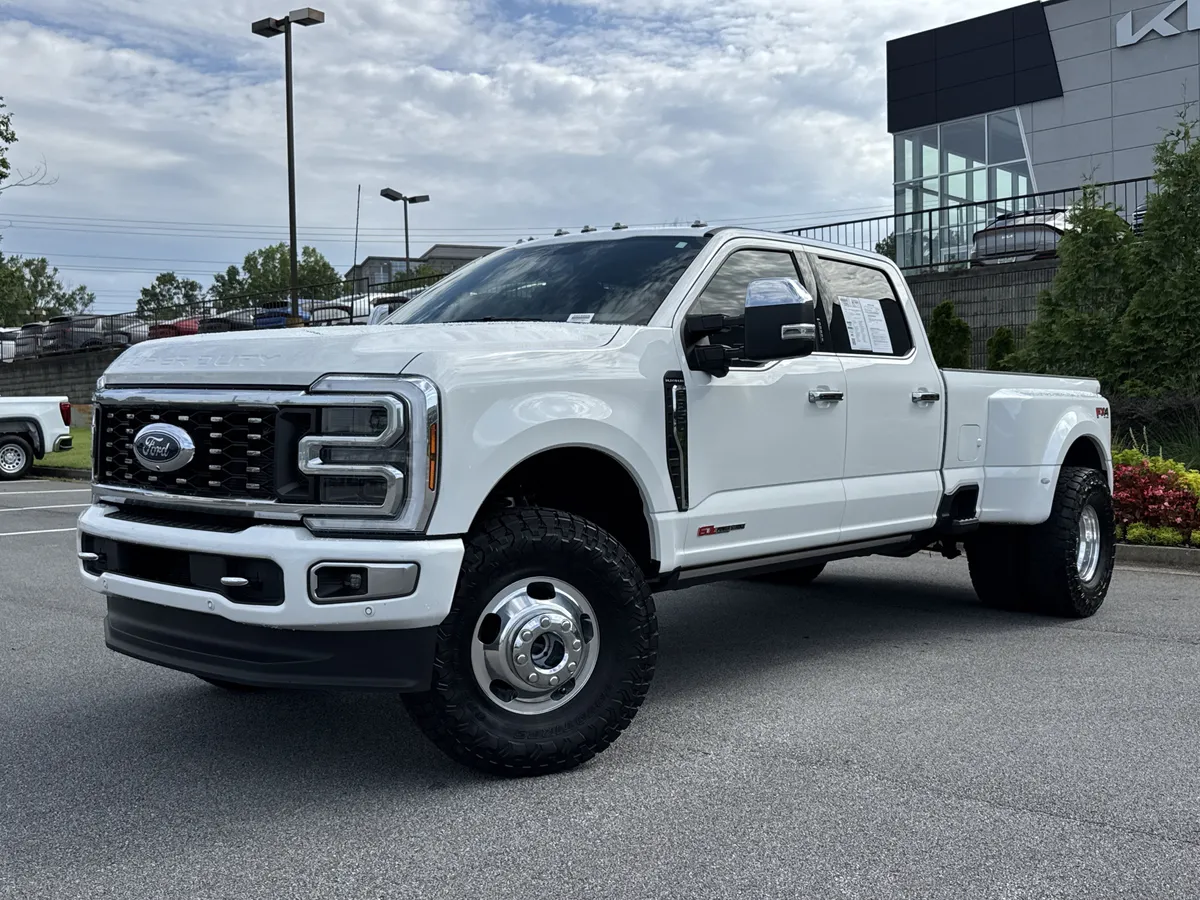 2024 Ford Super Duty F-350 DRW Platinum thumbnail 4