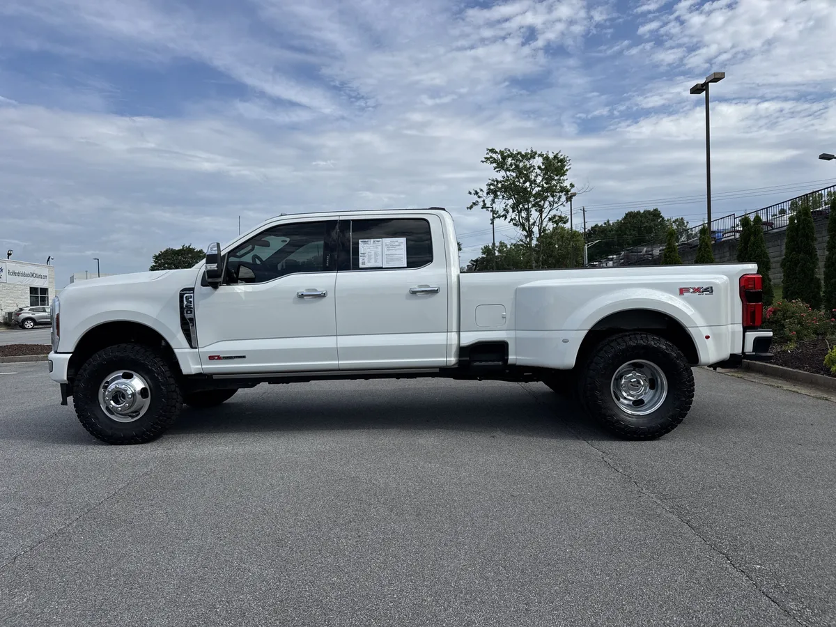 2024 Ford Super Duty F-350 DRW Platinum thumbnail 7
