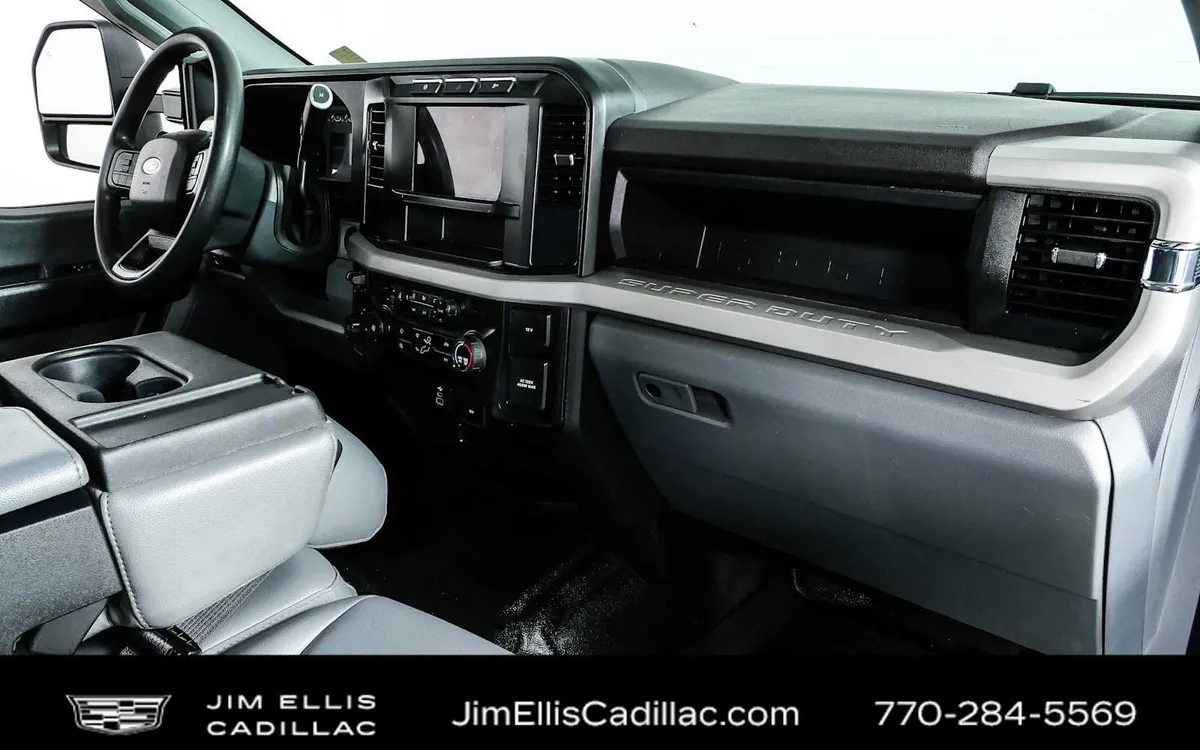 2024 Ford Super Duty F-350 DRW XL thumbnail 20
