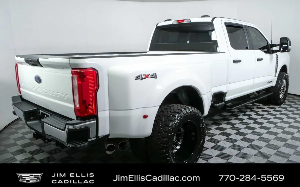 2024 Ford Super Duty F-350 DRW XL thumbnail 3