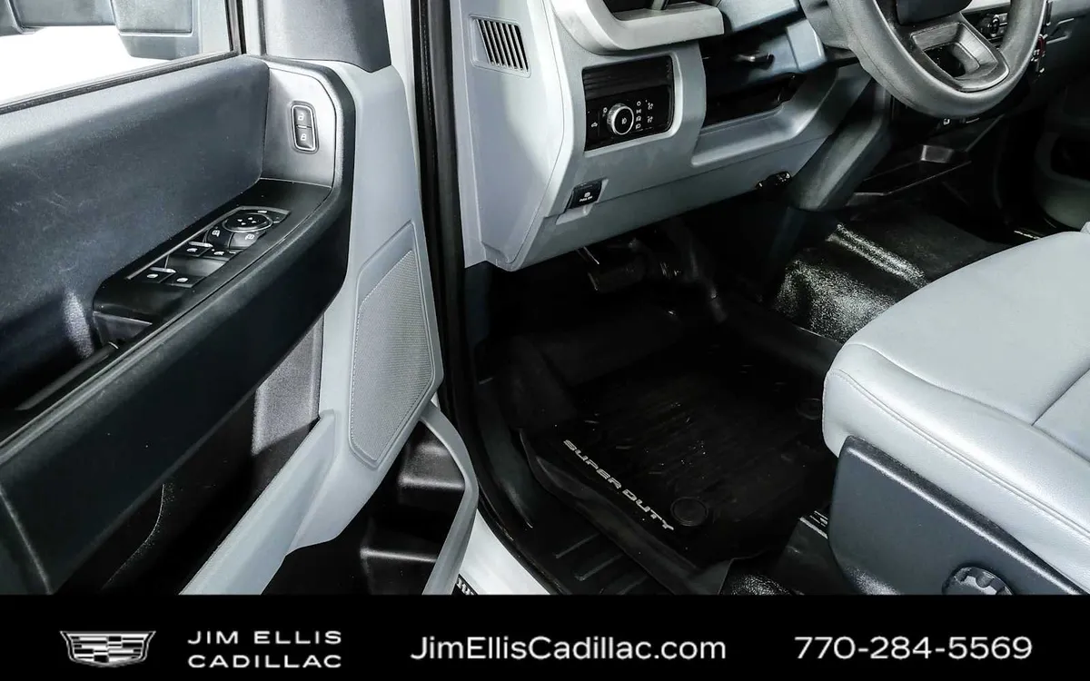 2024 Ford Super Duty F-350 DRW XL thumbnail 7
