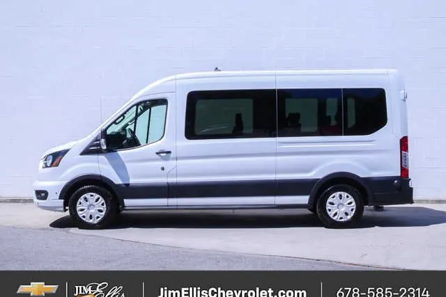 2024 Ford Transit Passenger Wagon XL thumbnail 4