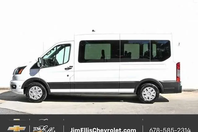 2024 Ford Transit Passenger XLT thumbnail 2
