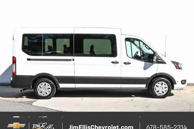 2024 Ford Transit Passenger XLT thumbnail 3