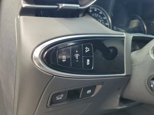 2024 Genesis GV70 thumbnail 10