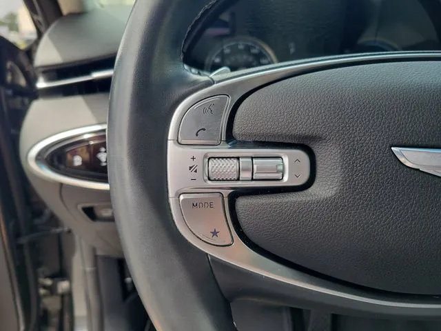 2024 Genesis GV70 thumbnail 16