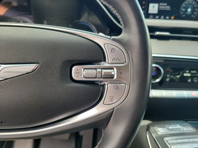 2024 Genesis GV70 thumbnail 19