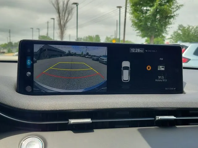 2024 Genesis GV70 thumbnail 23