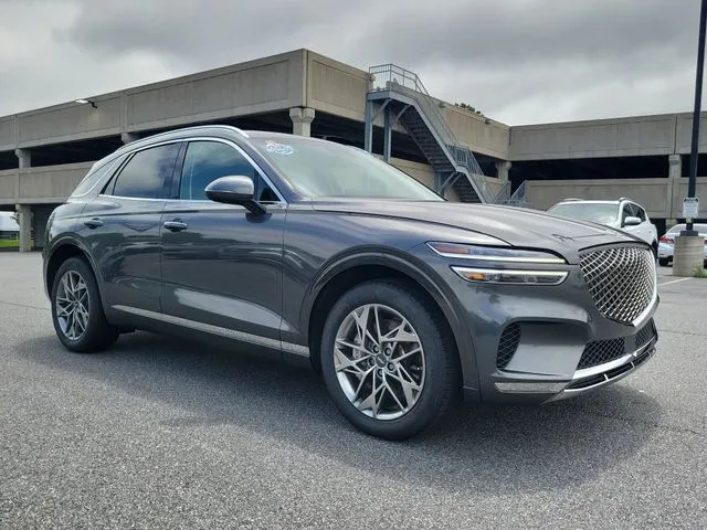 2024 Genesis GV70 thumbnail 3