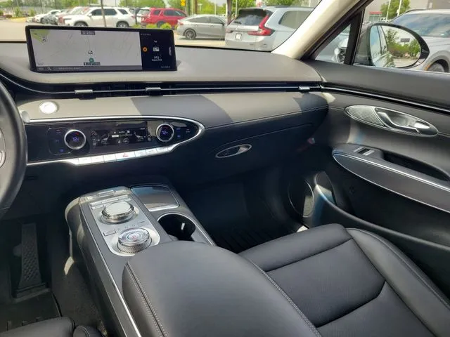 2024 Genesis GV70 thumbnail 32