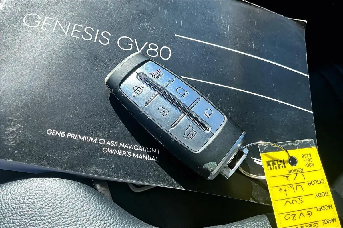 2024 Genesis GV80 thumbnail 15