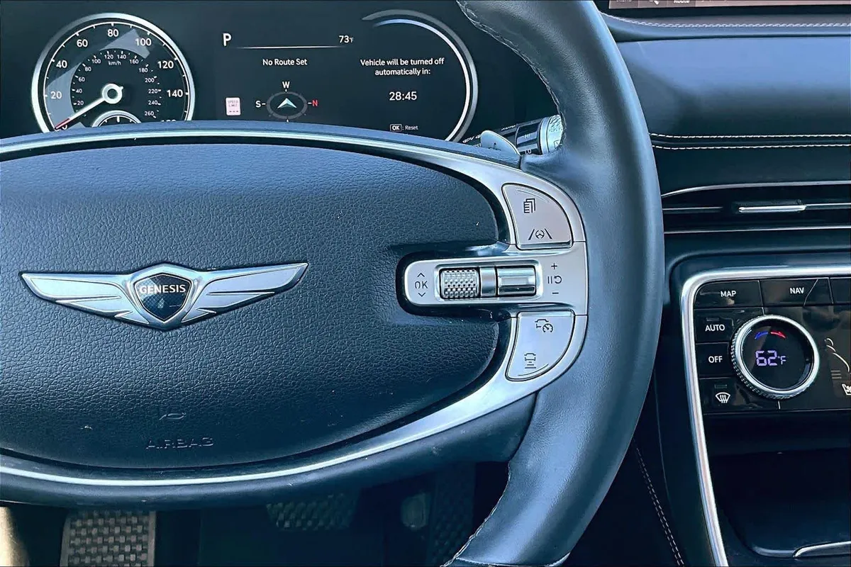 2024 Genesis GV80 thumbnail 25