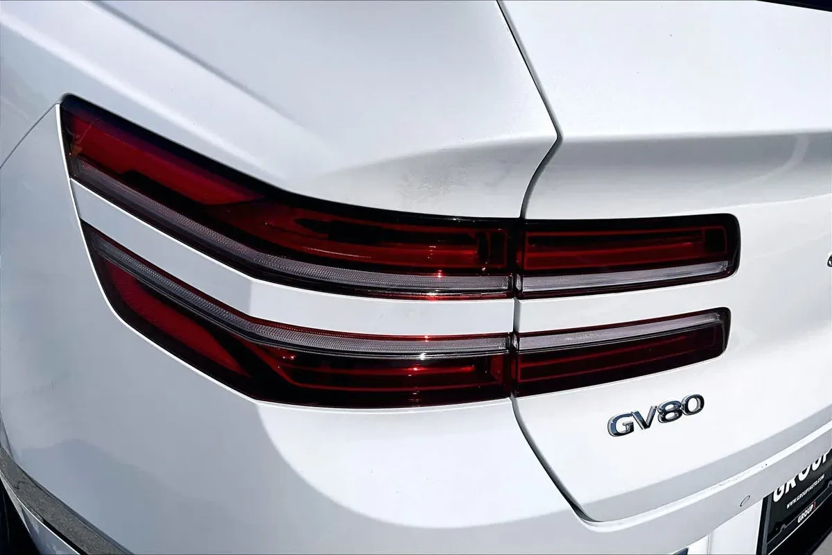 2024 Genesis GV80 thumbnail 29