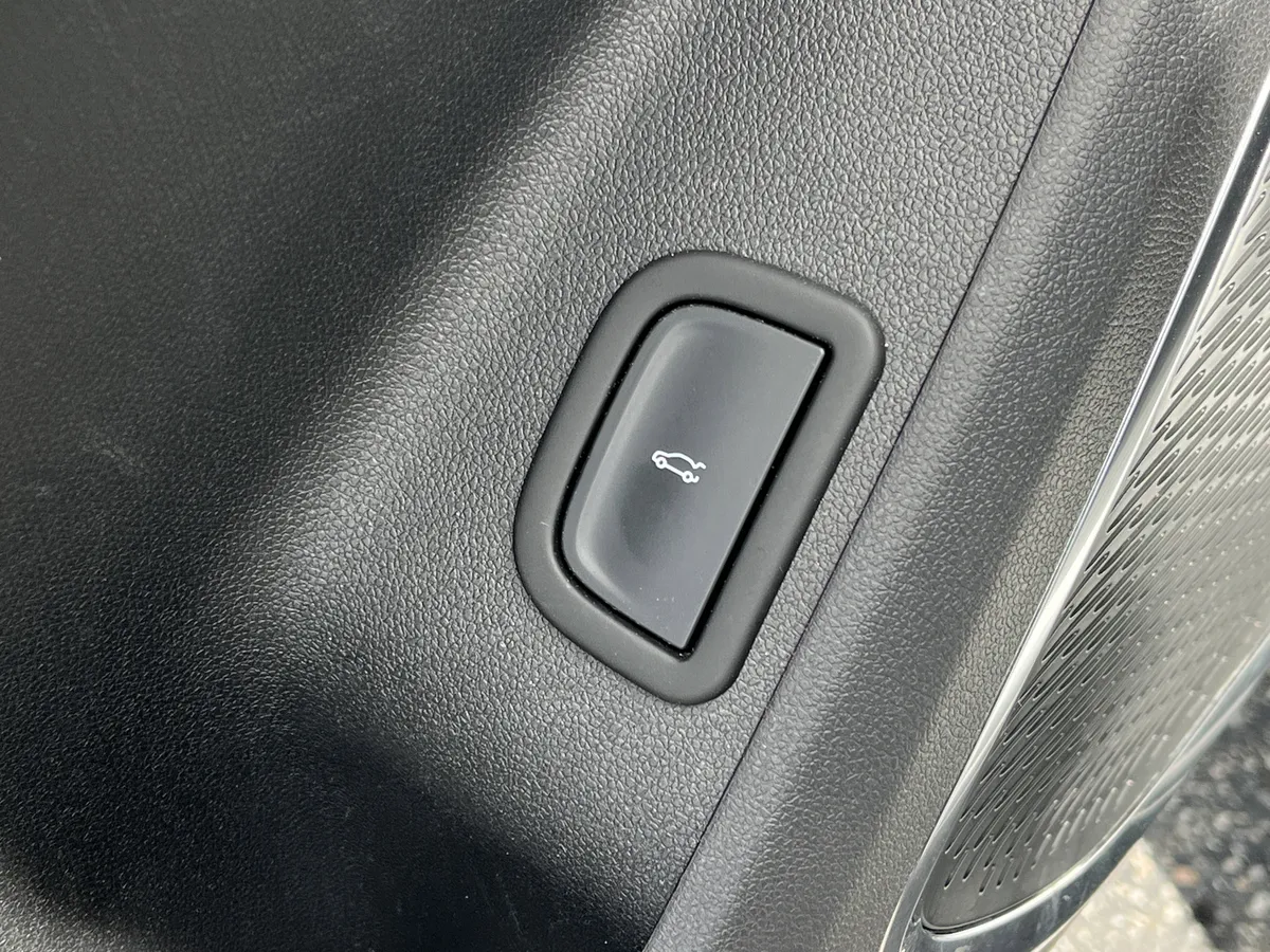2024 GMC Acadia AWD Elevation thumbnail 14
