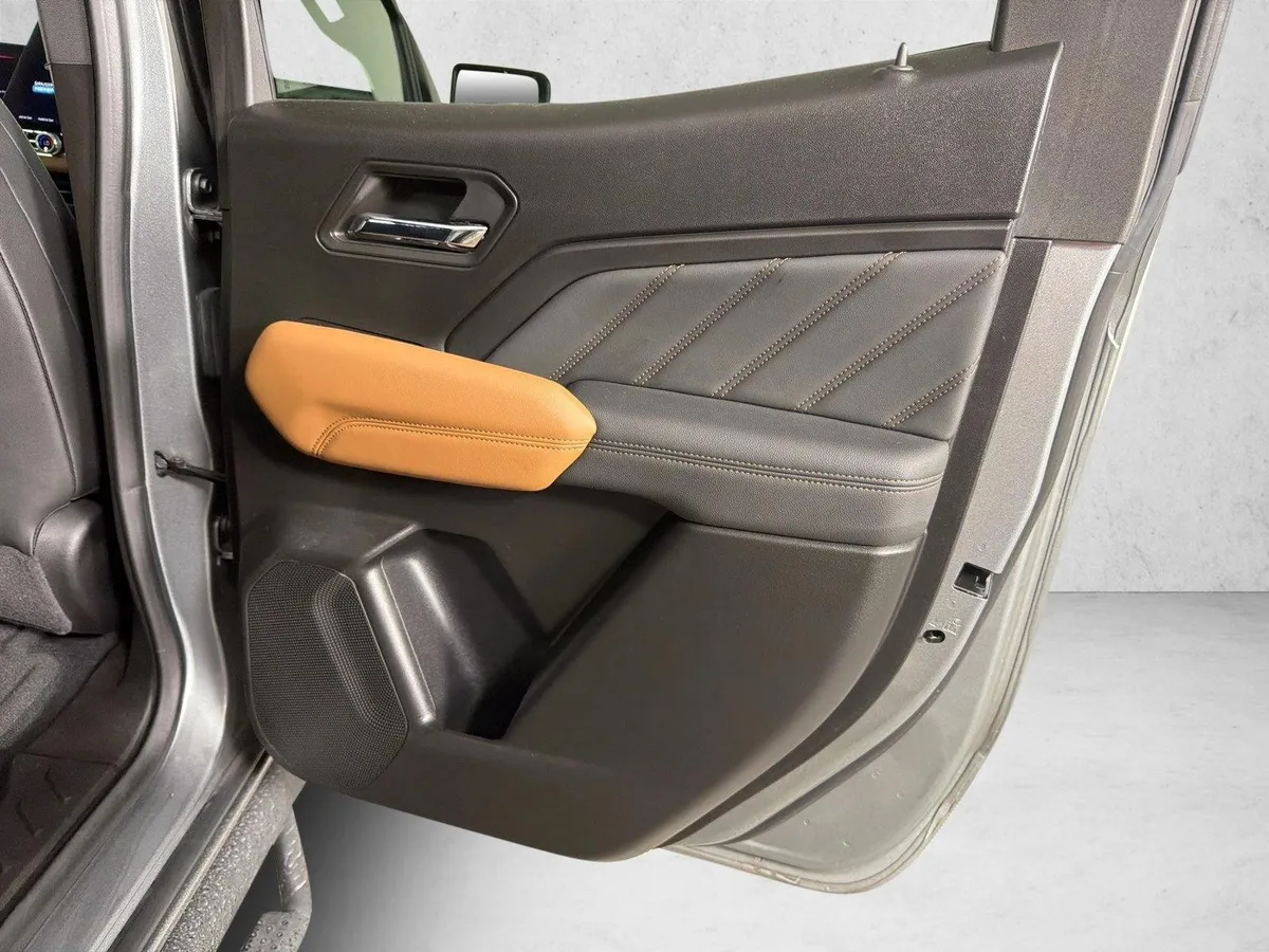 2024 GMC Canyon 4WD AT4 thumbnail 16