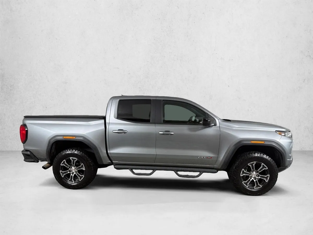 2024 GMC Canyon 4WD AT4 thumbnail 2