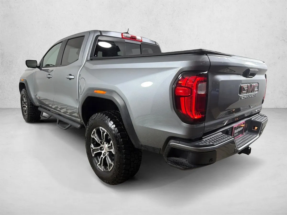 2024 GMC Canyon 4WD AT4 thumbnail 5