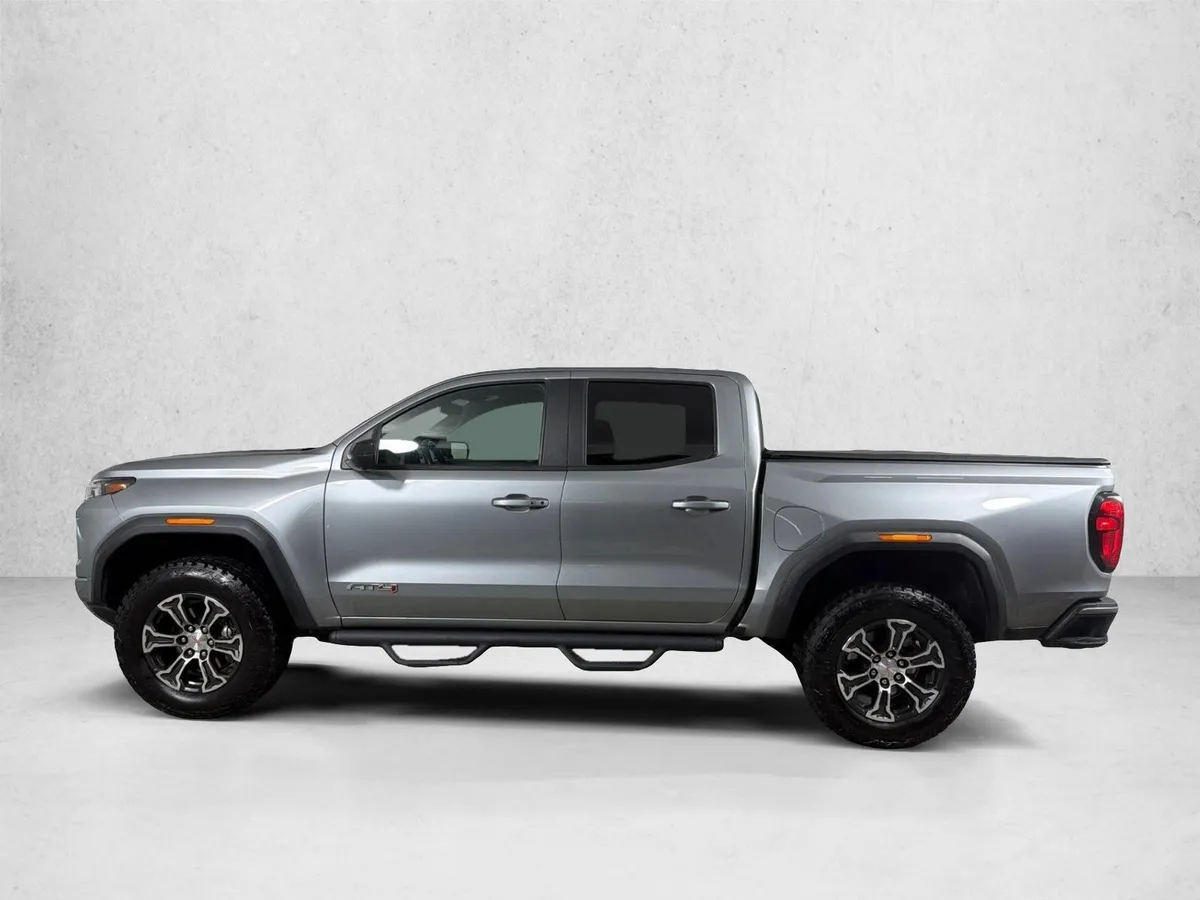 2024 GMC Canyon 4WD AT4 thumbnail 6