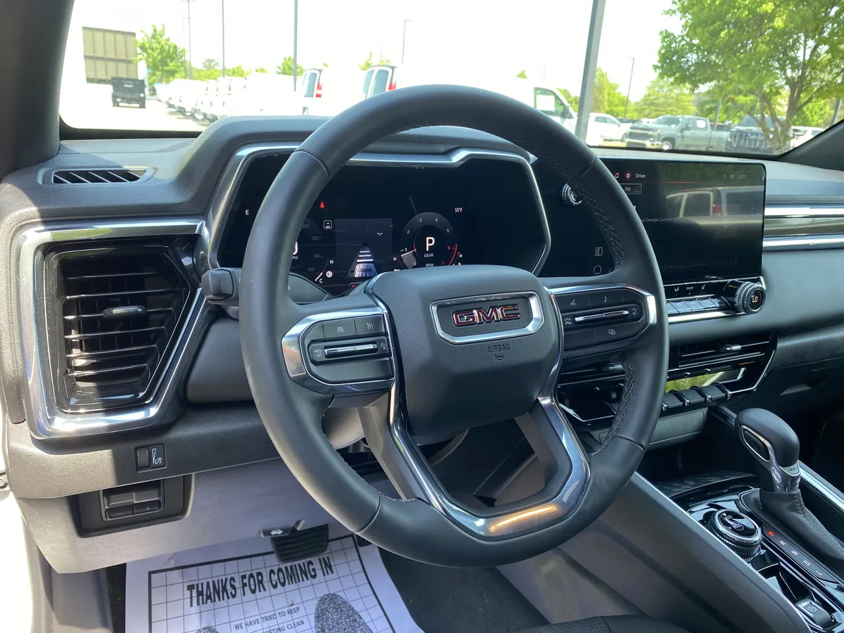 2024 GMC Canyon 4WD Elevation thumbnail 16