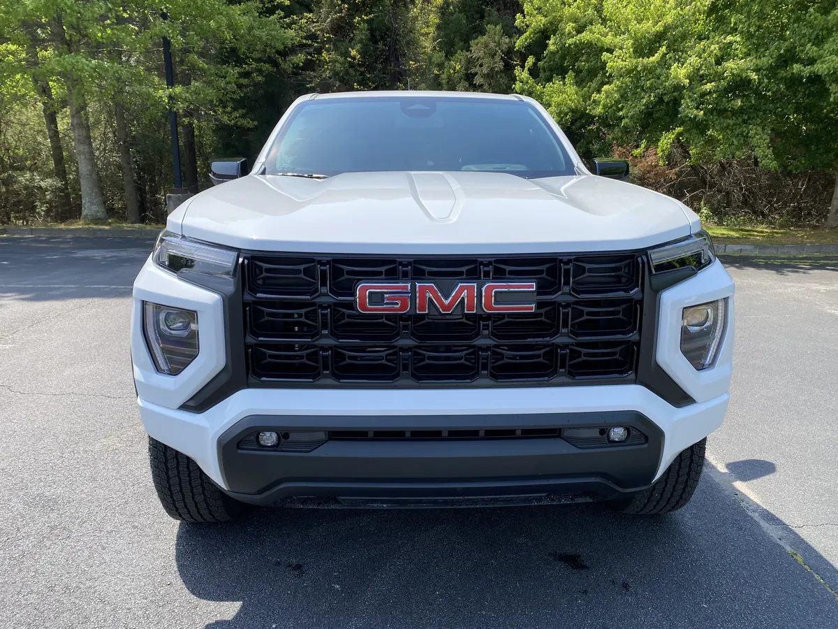 2024 GMC Canyon 4WD Elevation thumbnail 2