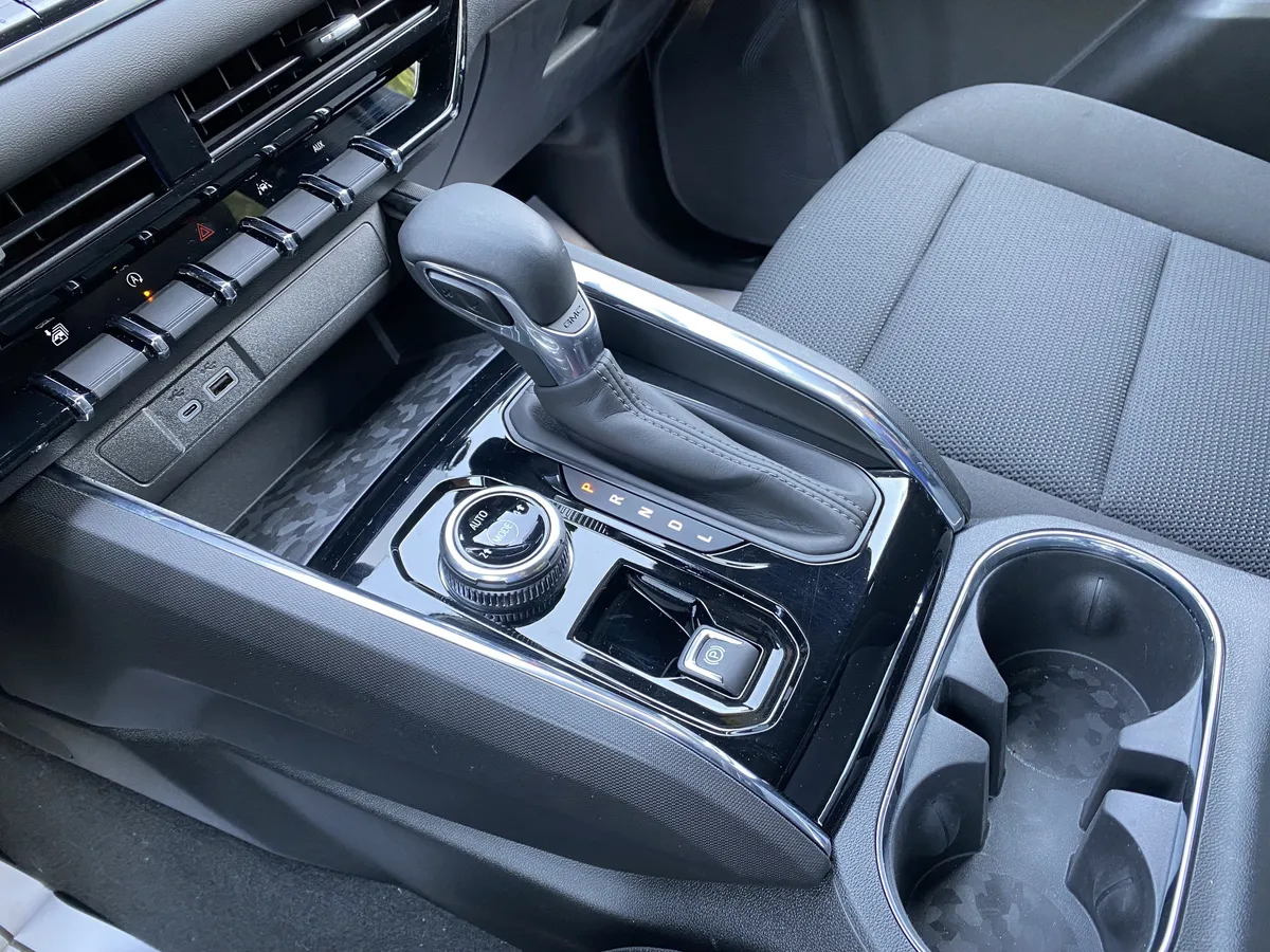 2024 GMC Canyon 4WD Elevation thumbnail 28
