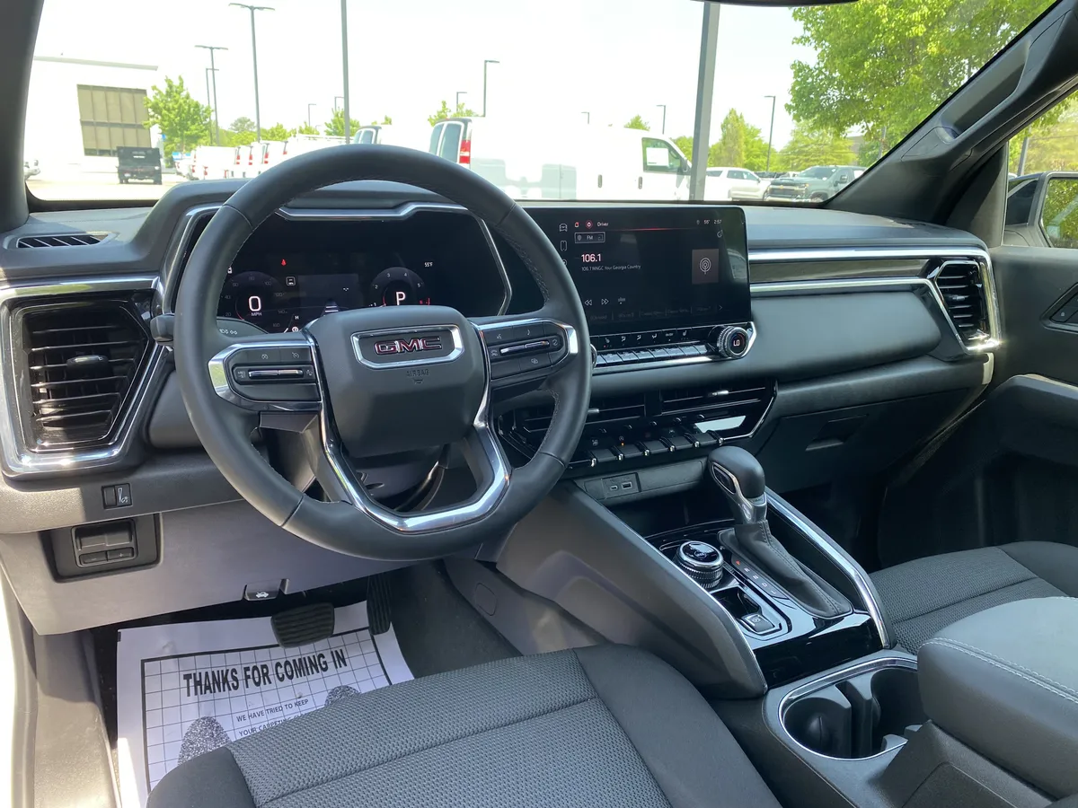 2024 GMC Canyon 4WD Elevation thumbnail 31