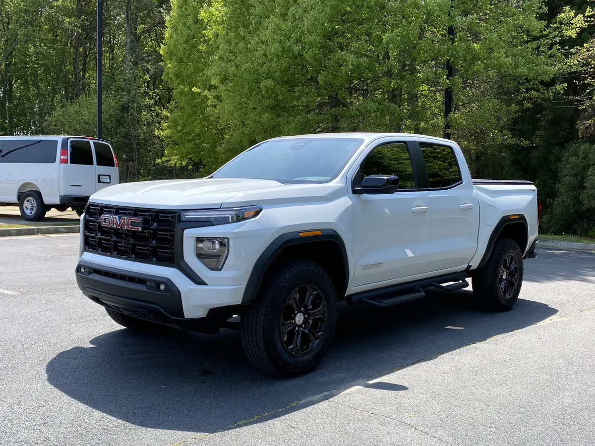 2024 GMC Canyon 4WD Elevation thumbnail 4
