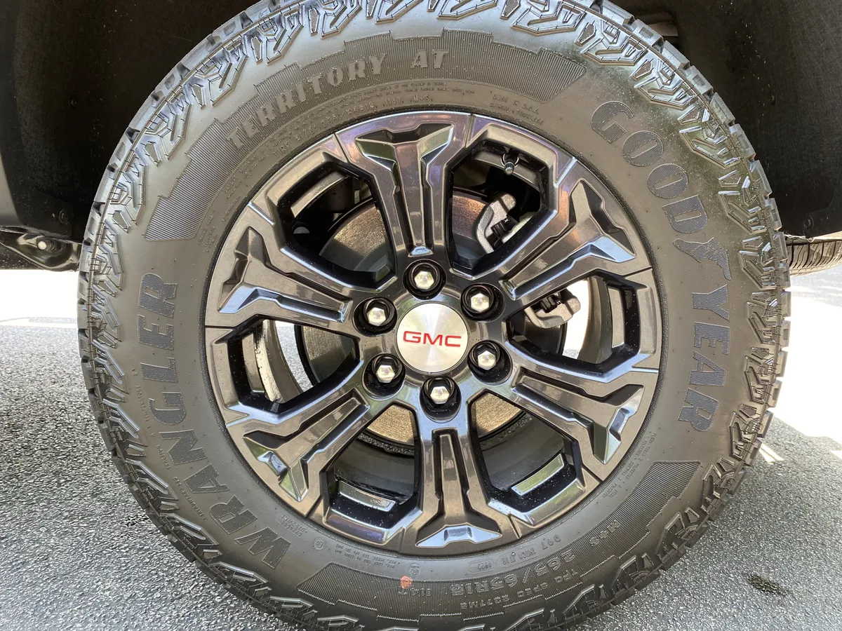 2024 GMC Canyon 4WD Elevation thumbnail 43