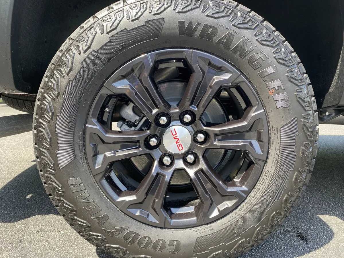 2024 GMC Canyon 4WD Elevation thumbnail 44