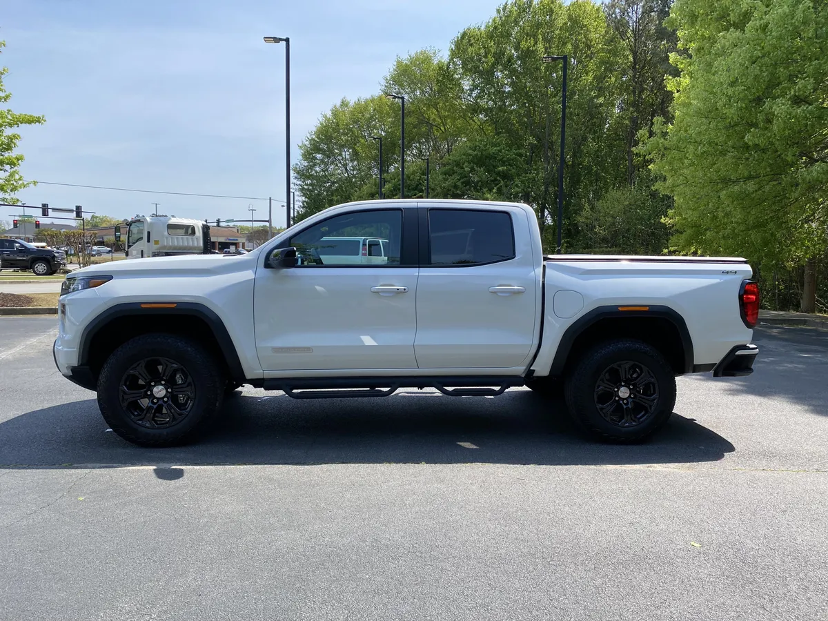 2024 GMC Canyon 4WD Elevation thumbnail 5