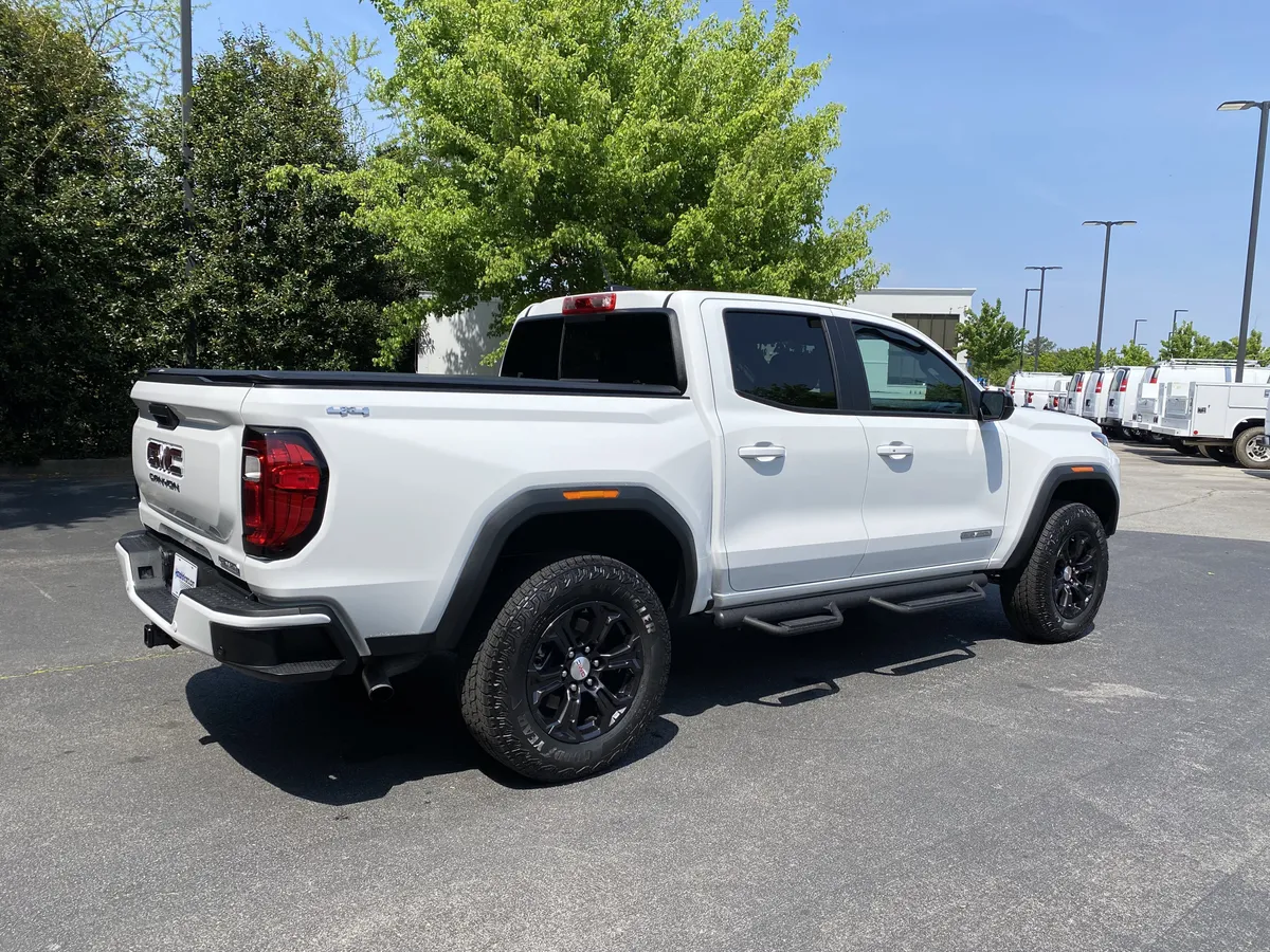2024 GMC Canyon 4WD Elevation thumbnail 8
