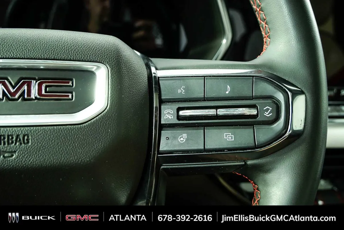 2024 GMC Canyon AT4X thumbnail 12