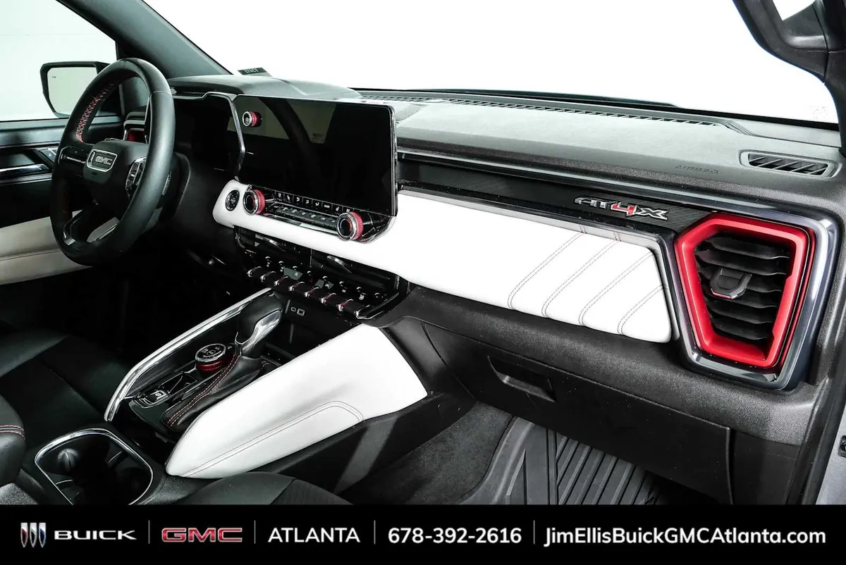 2024 GMC Canyon AT4X thumbnail 25