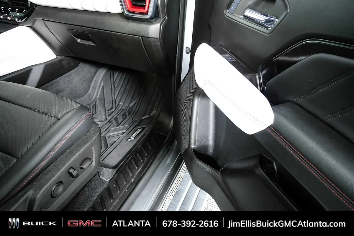 2024 GMC Canyon AT4X thumbnail 26