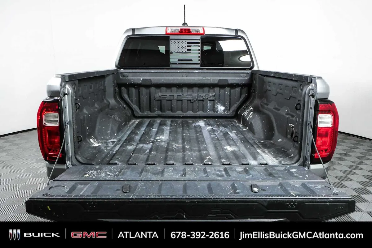 2024 GMC Canyon AT4X thumbnail 32