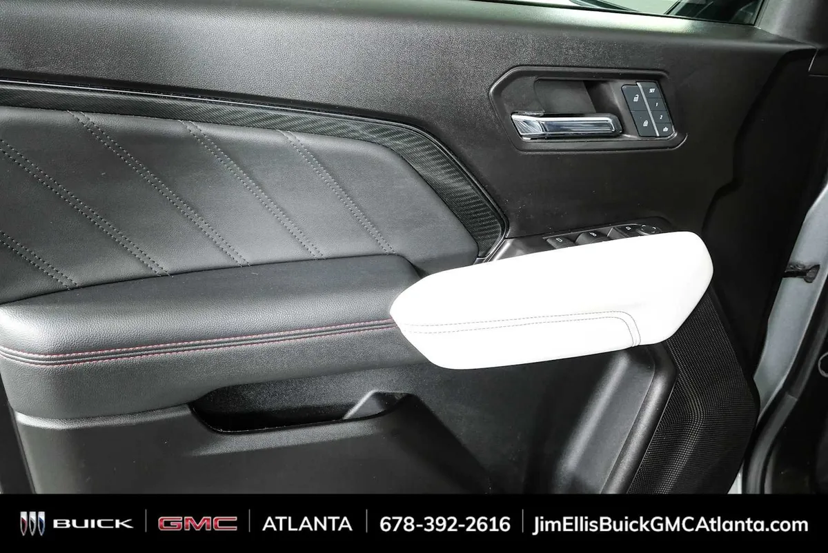 2024 GMC Canyon AT4X thumbnail 6