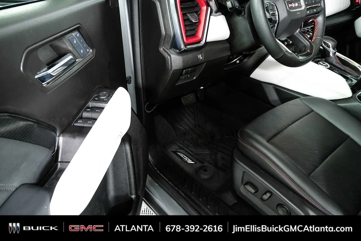 2024 GMC Canyon AT4X thumbnail 8