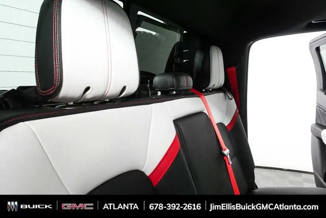 2024 GMC Canyon AT4X thumbnail 23