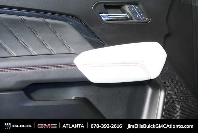 2024 GMC Canyon AT4X thumbnail 6