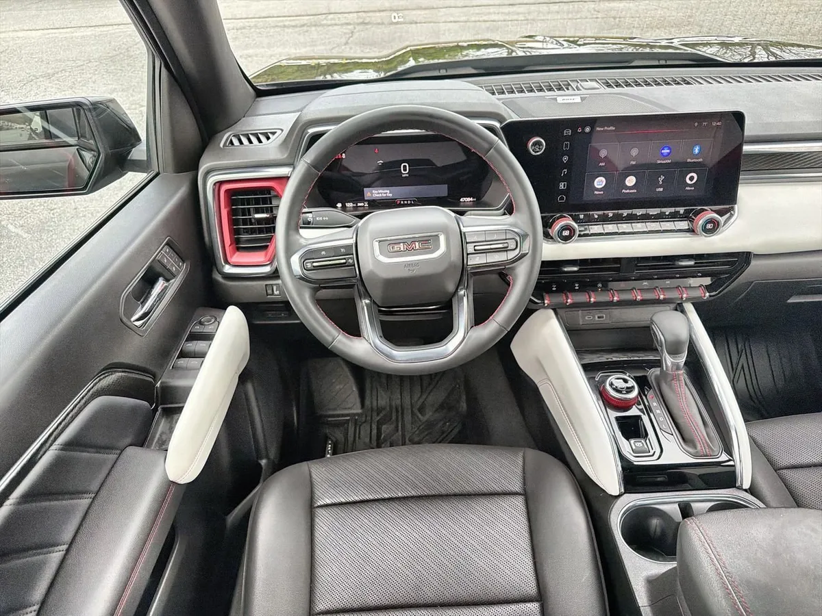 2024 GMC Canyon AT4X thumbnail 10