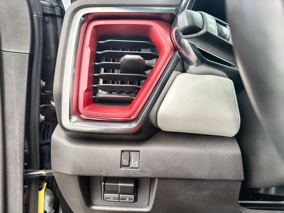 2024 GMC Canyon AT4X thumbnail 15