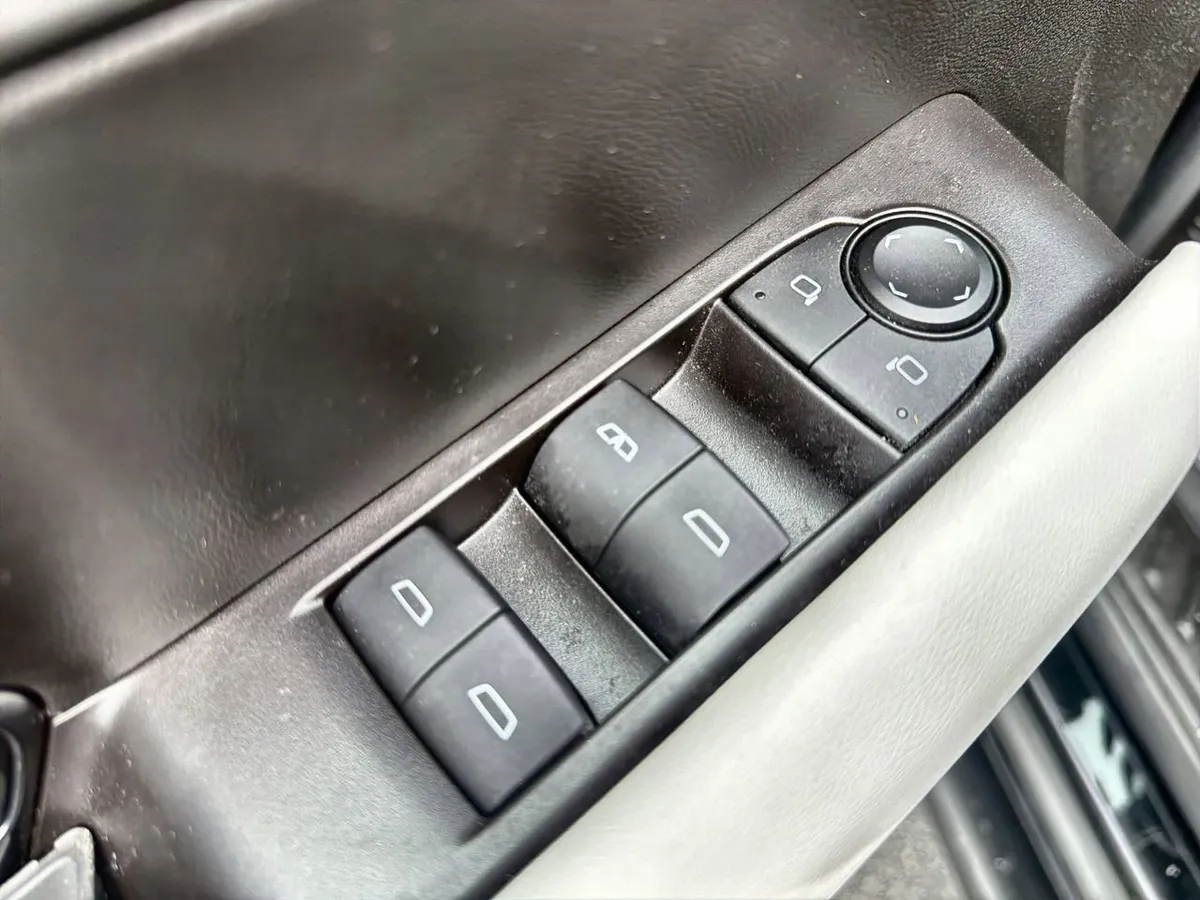 2024 GMC Canyon AT4X thumbnail 19