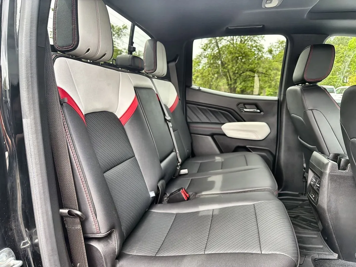 2024 GMC Canyon AT4X thumbnail 22