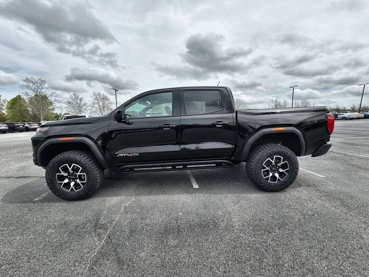 2024 GMC Canyon AT4X thumbnail 5