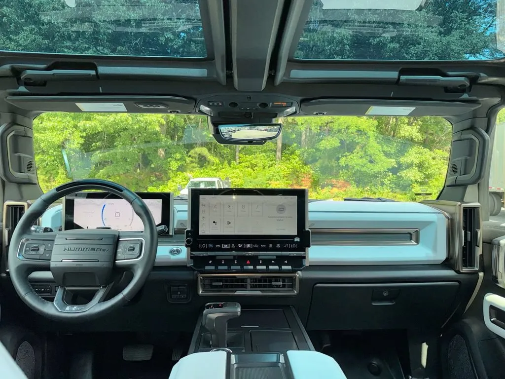2024 GMC HUMMER EV SUV 3X Omega Limited Edition thumbnail 31